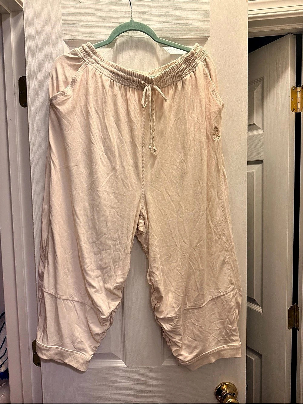 Fp movement Cropped Jogger Pants in Cream cloud Size Medium NWT